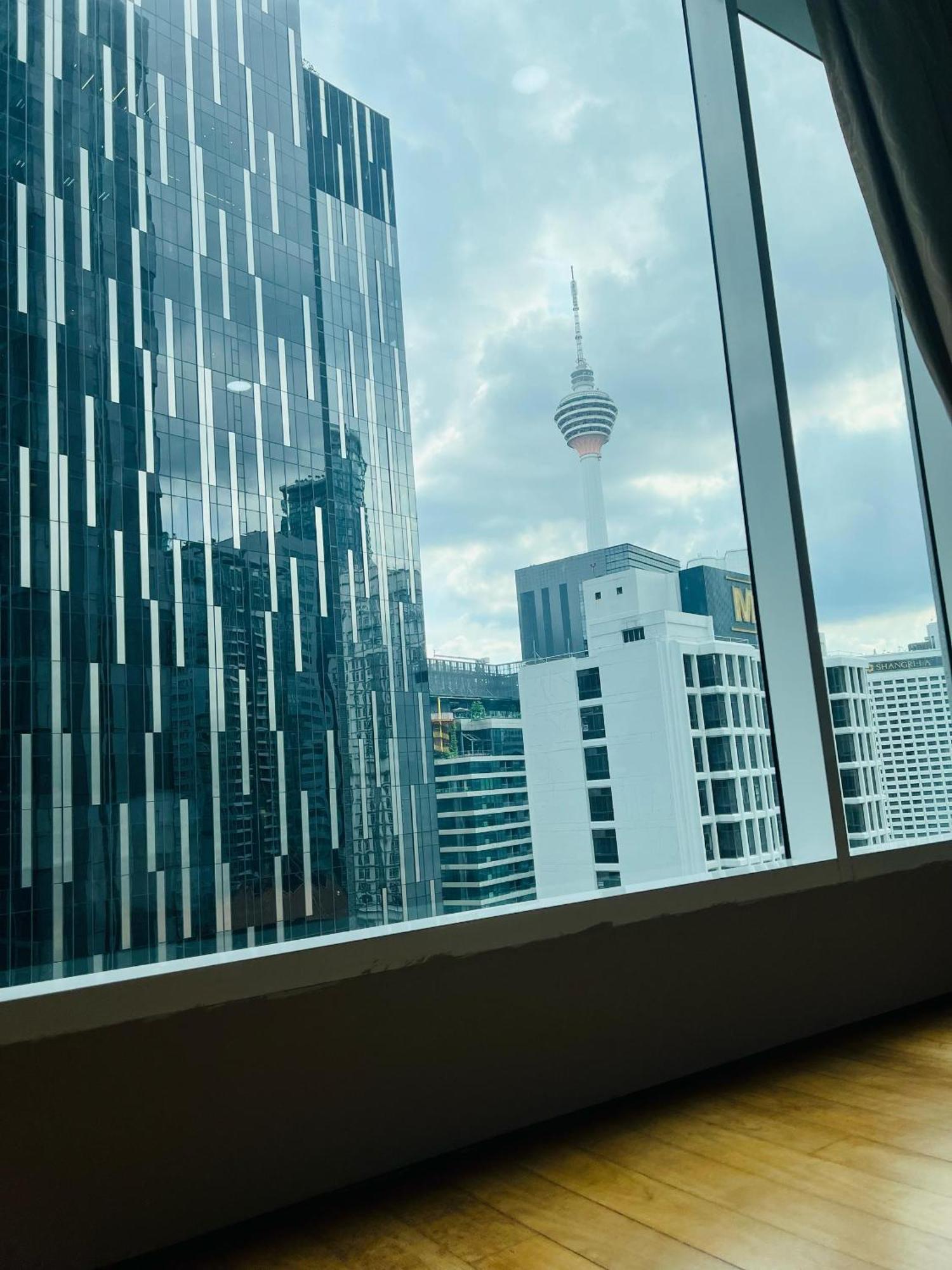 Soho Suites Klcc By Comfort Suites กัวลาลัมเปอร์ ภายนอก รูปภาพ